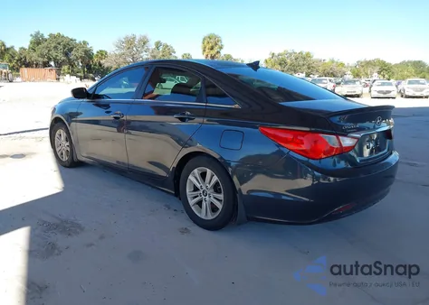 2013 Hyundai Sonata Gls z USA, uszkodzony, nr VIN 5NPEB4AC7DH673599